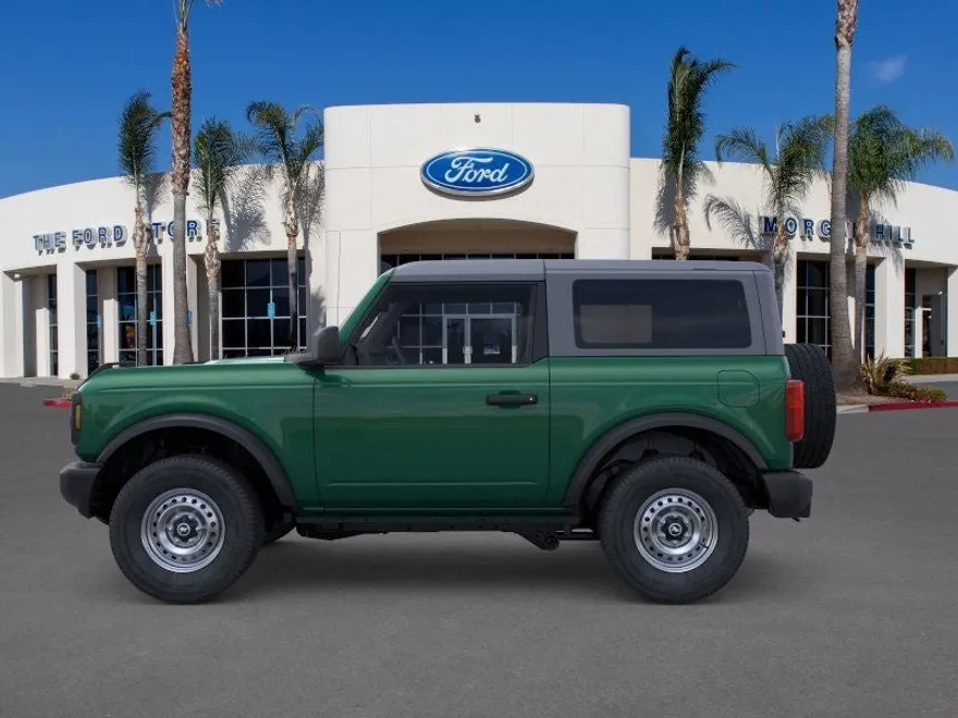 2025 Ford Bronco Base photo 1
