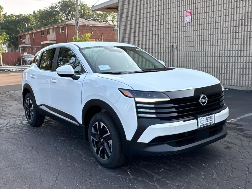 2025 Nissan Kicks SV photo 1