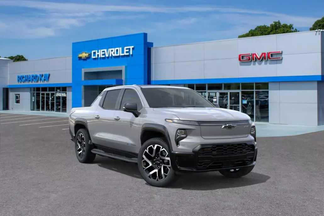 2025 Chevrolet Silverado EV RST photo 1