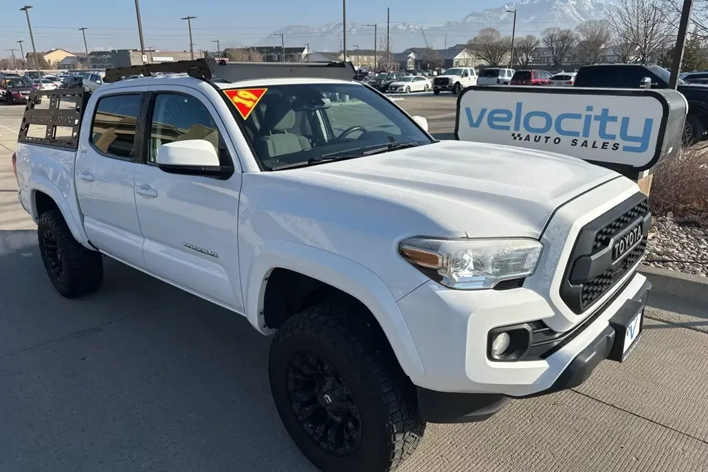 2019 Toyota Tacoma SR5 photo 1