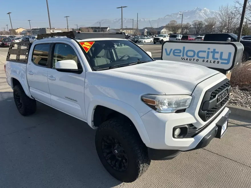 2019 Toyota Tacoma SR5 photo 1