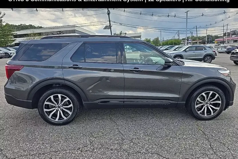 2020 Ford Explorer ST photo 1
