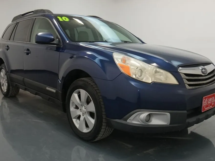 2010 Subaru Outback 2.5i Premium photo 1