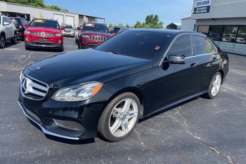 2014 Mercedes Benz E 4MATIC Sedan photo 1