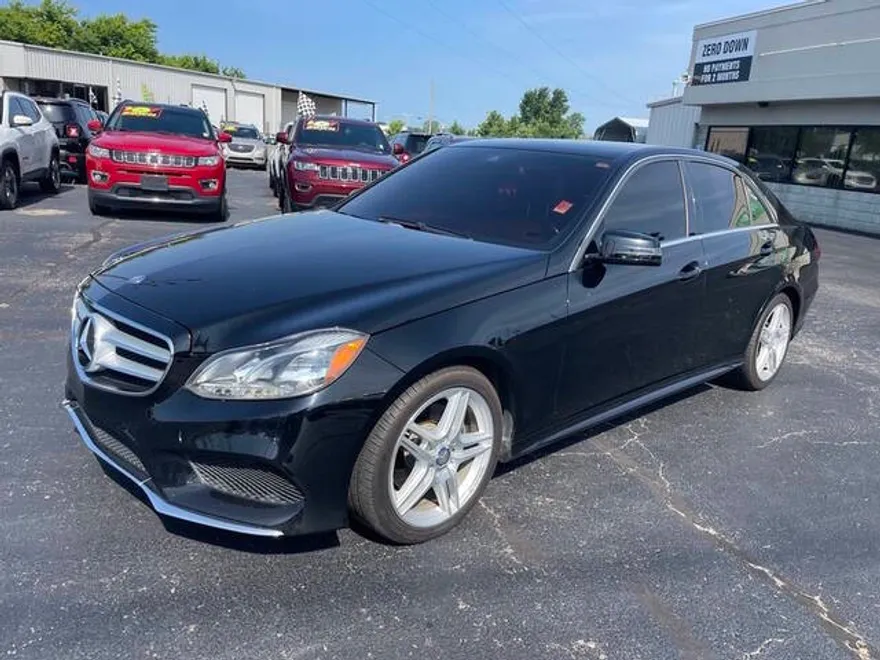 2014 Mercedes Benz E 4MATIC Sedan photo 1