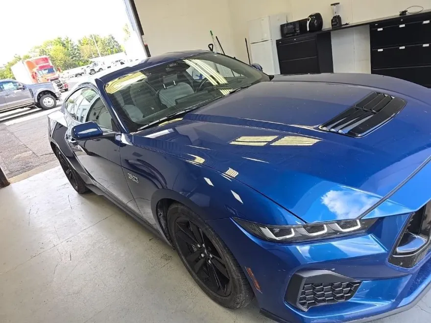 2024 Ford Mustang GT photo 1