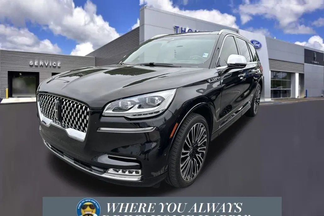 2022 Lincoln Aviator Black Label photo 1