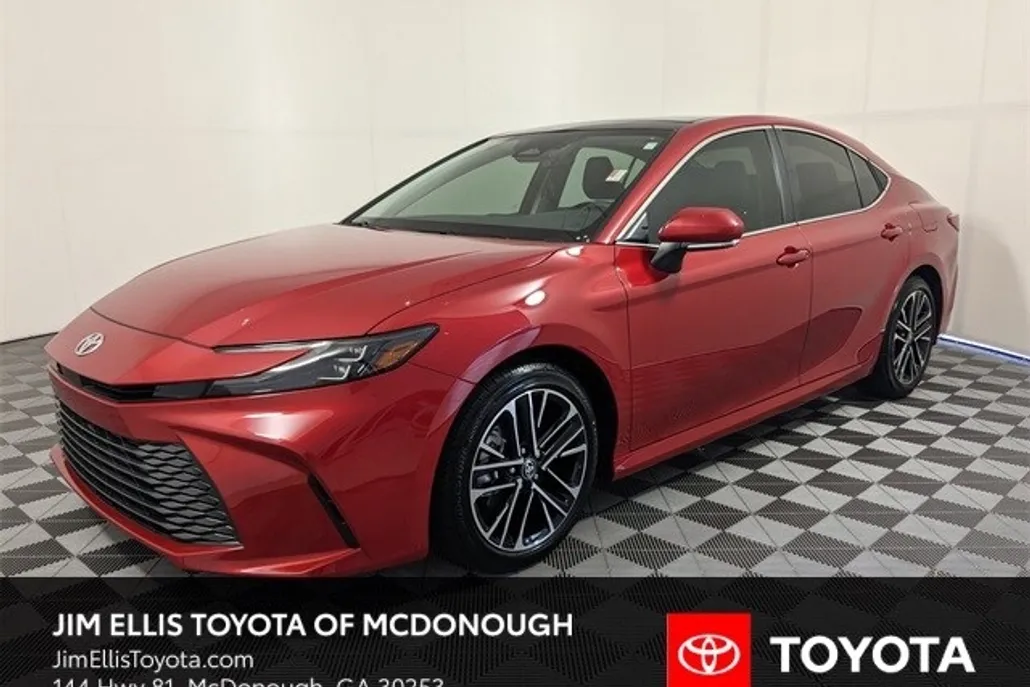 2025 Toyota Camry XLE photo 1