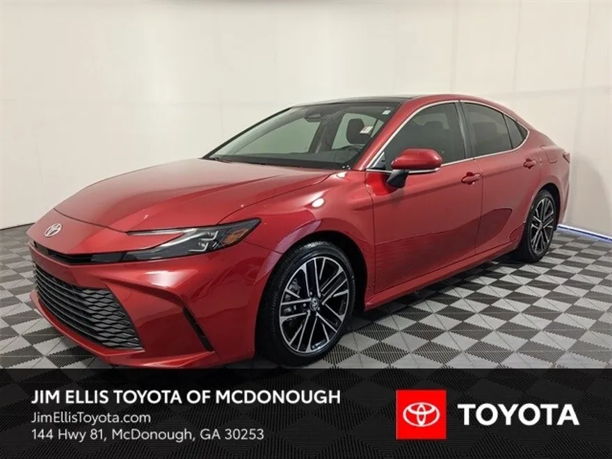 2025 Toyota Camry XLE photo 1