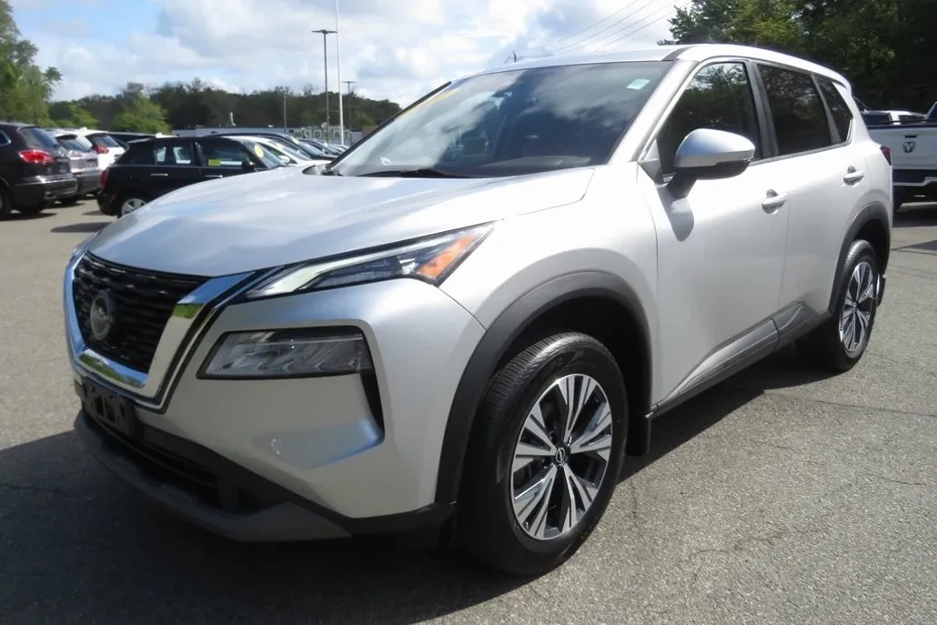 2022 Nissan Rogue SV photo 1