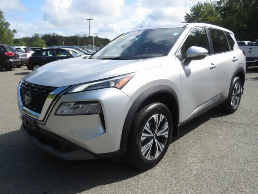 2022 Nissan Rogue SV photo 1