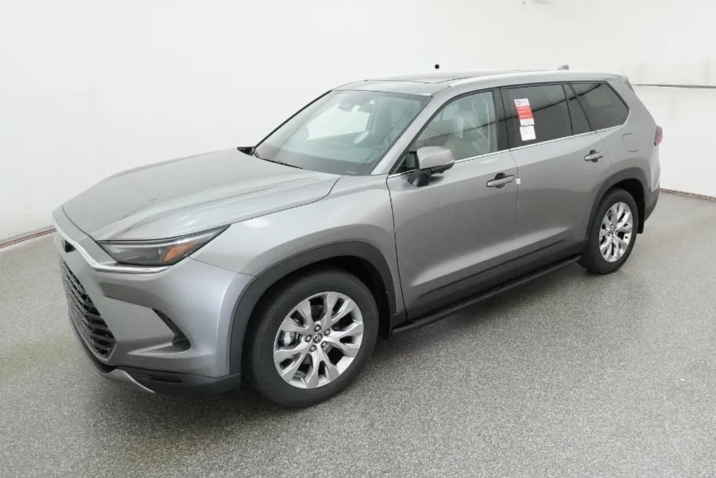 2026 Toyota Highlander Hybrid Limited photo 1