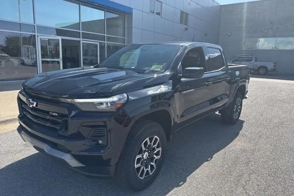 2026 Chevrolet Colorado Z71 photo 1