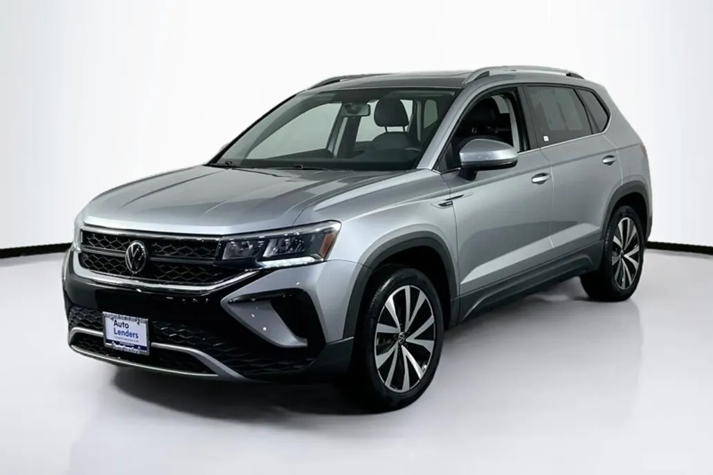 2022 Volkswagen Taos SE photo 1