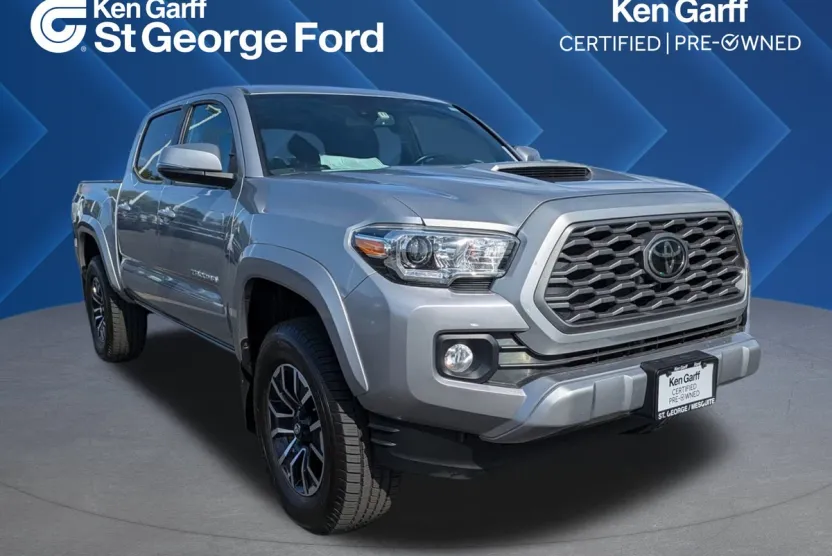 2021 Toyota Tacoma TRD Sport photo 1