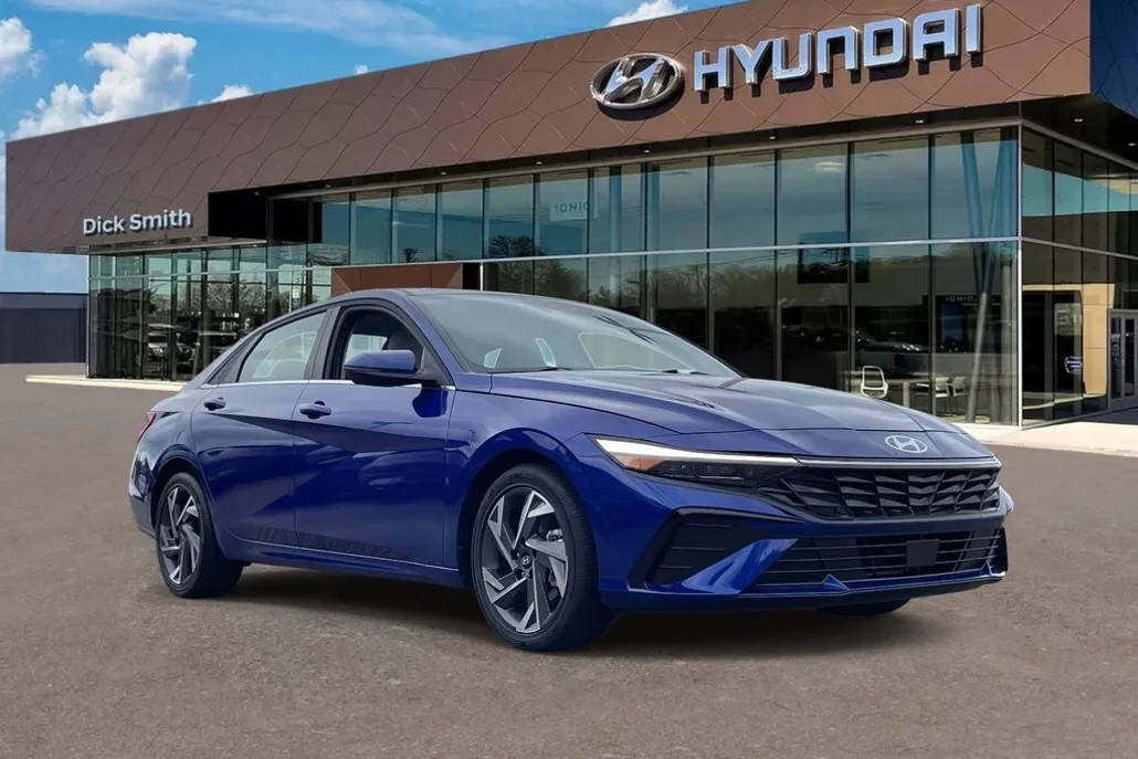 2025 Hyundai Elantra Limited photo 1