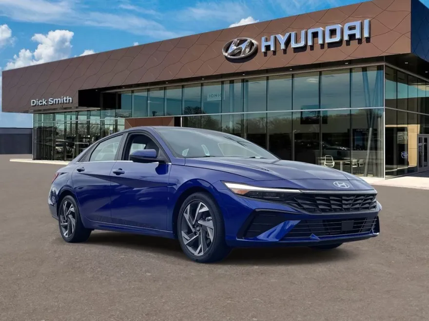 2025 Hyundai Elantra Limited photo 1