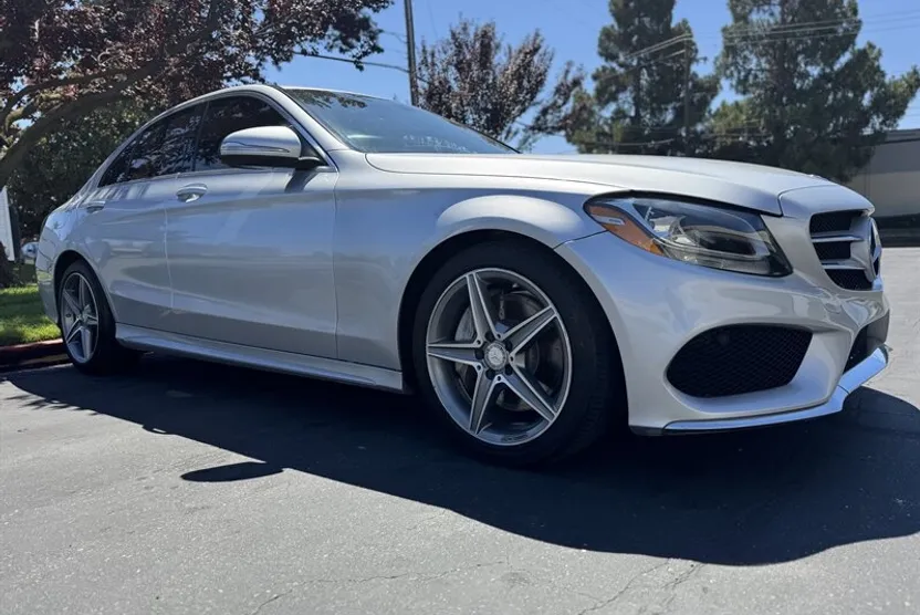 2015 Mercedes Benz C 300 photo 1