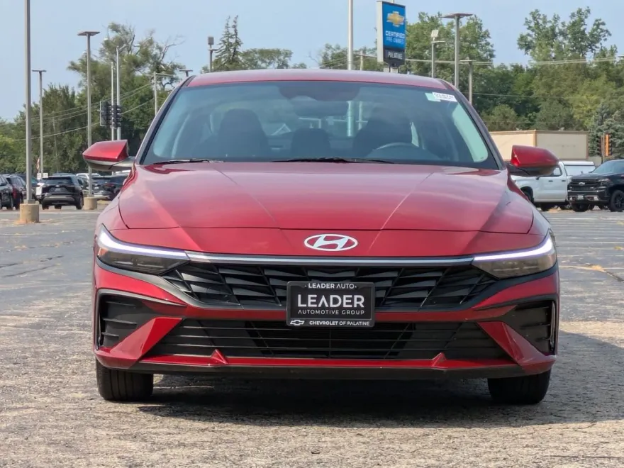 2024 Hyundai Elantra SE photo 1