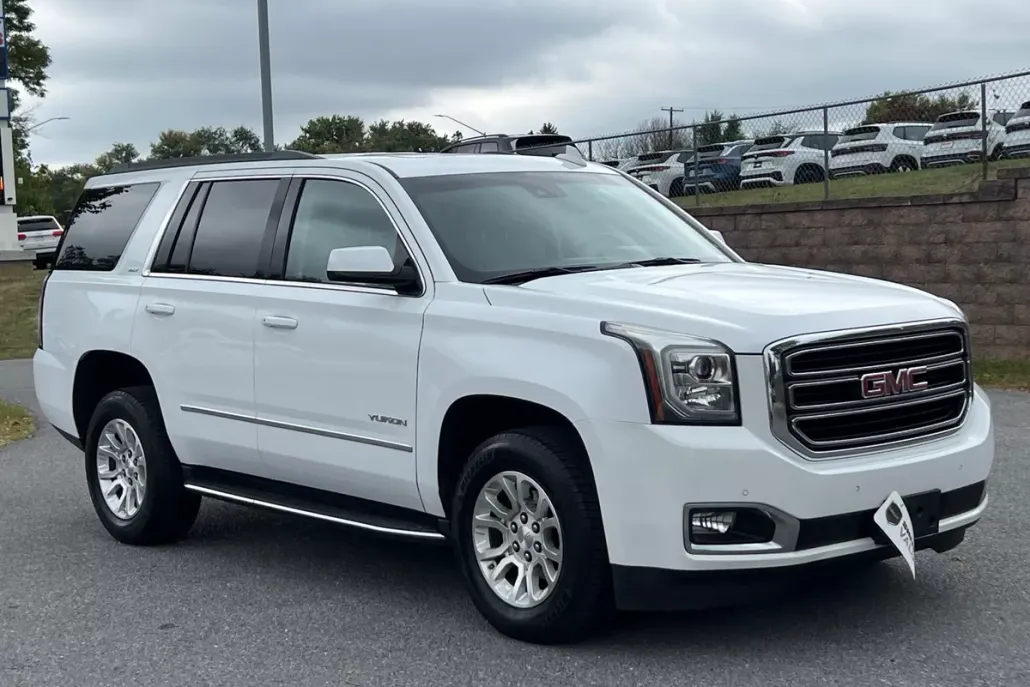 2017 Gmc Yukon SLT photo 1