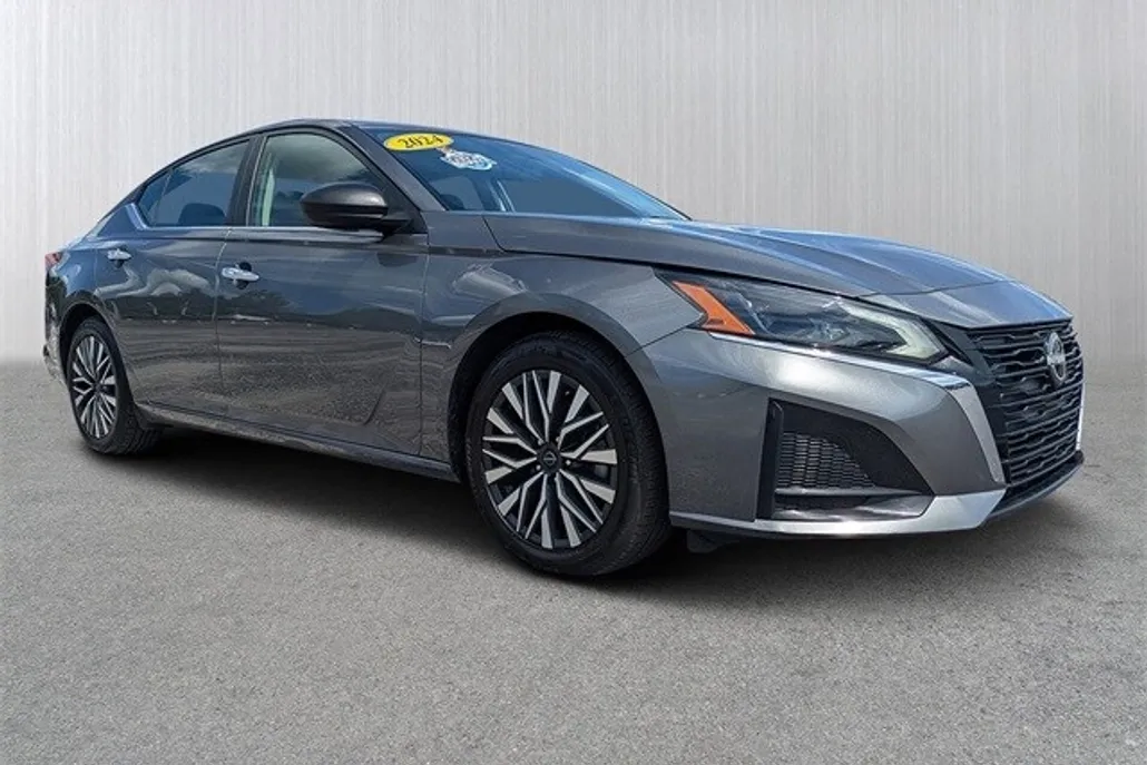 2024 Nissan Altima 2.5 SV photo 1