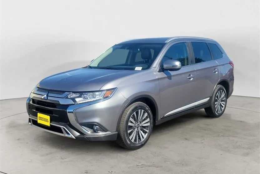 2020 Mitsubishi Outlander SEL photo 1