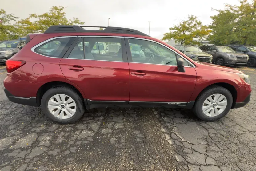 2019 Subaru Outback 2.5i photo 1