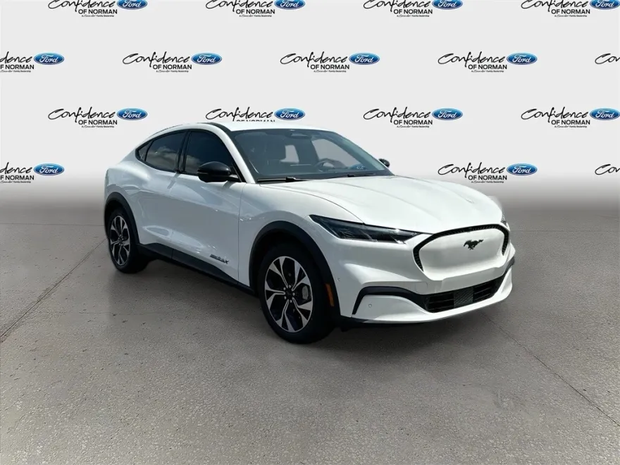 2024 Ford Mustang Mach-E Select photo 1