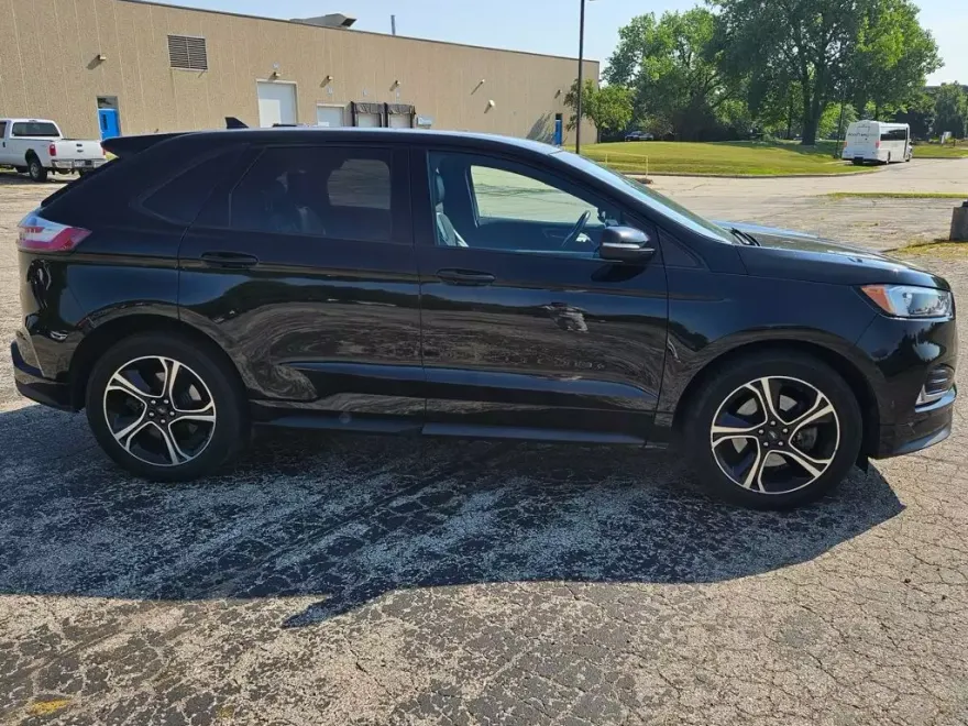 2019 Ford Edge ST photo 1