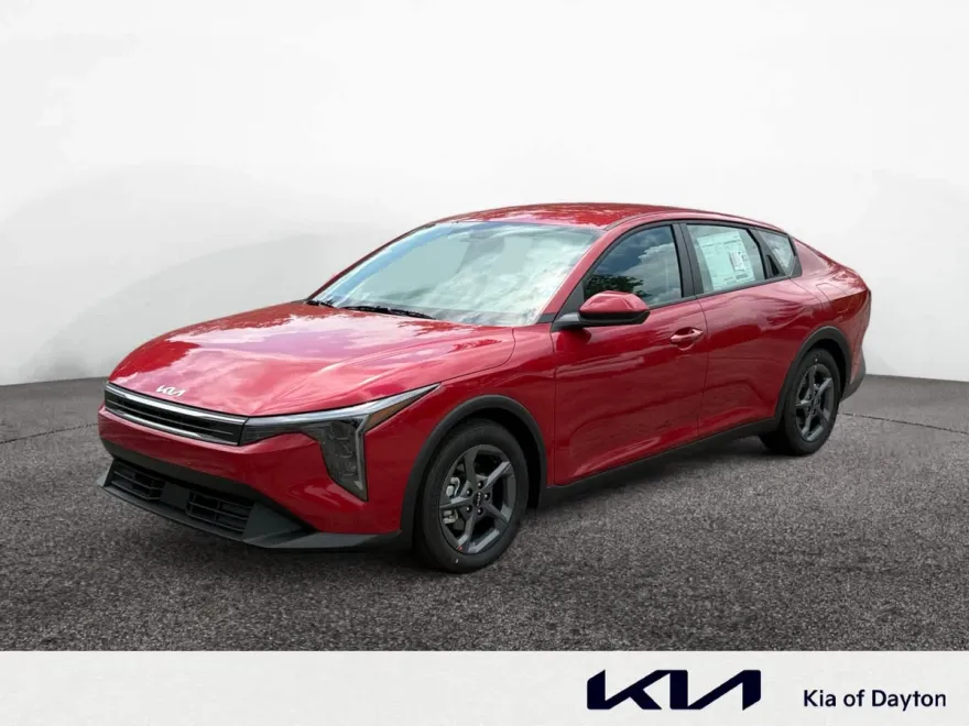 2025 Kia K4 LXS photo 1