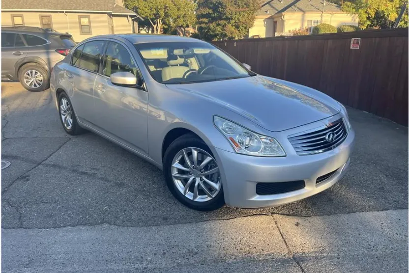 2009 Infiniti G37 photo 1
