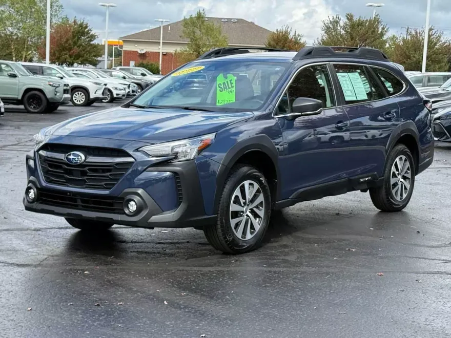 2025 Subaru Outback Base photo 1