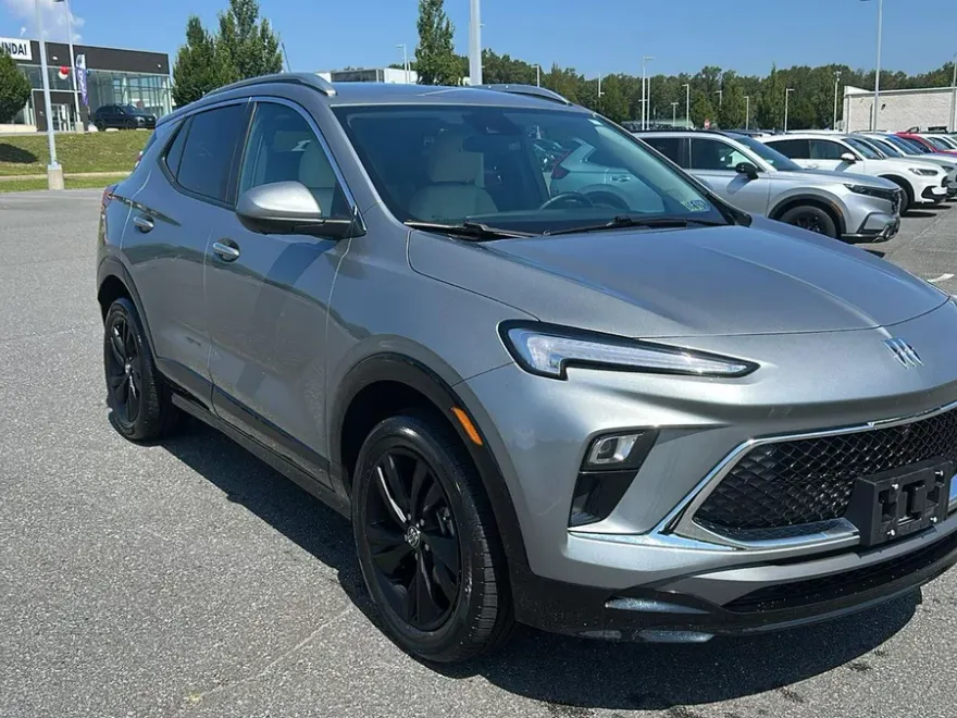 2024 Buick Encore GX Sport Touring photo 1