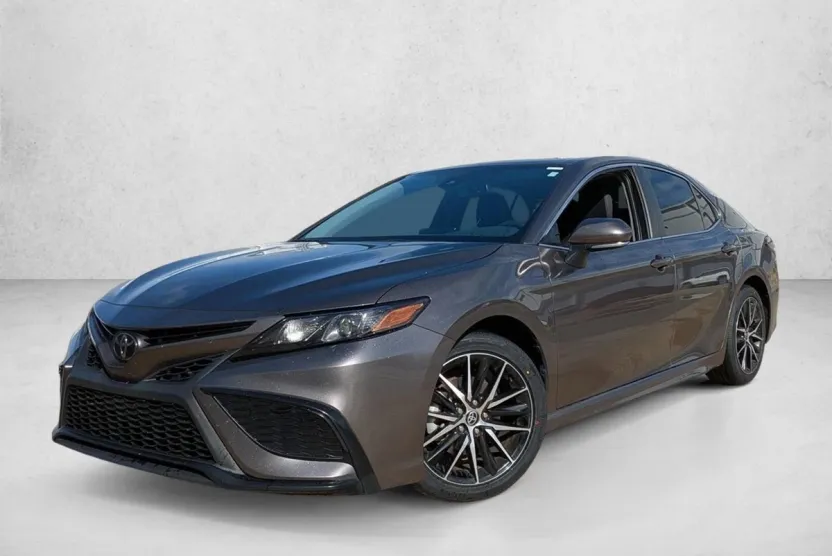 2024 Toyota Camry SE photo 1