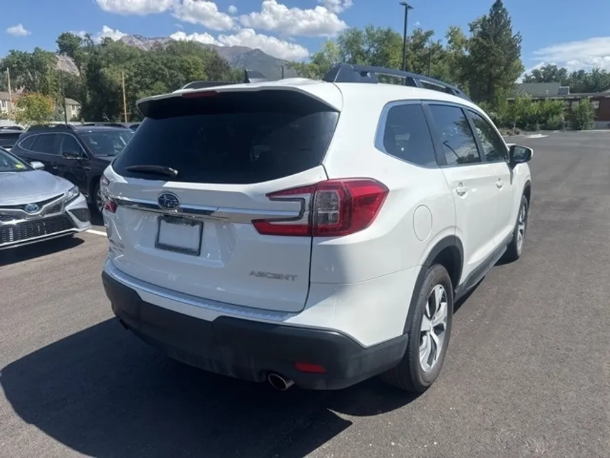 2024 Subaru Ascent Premium photo 1