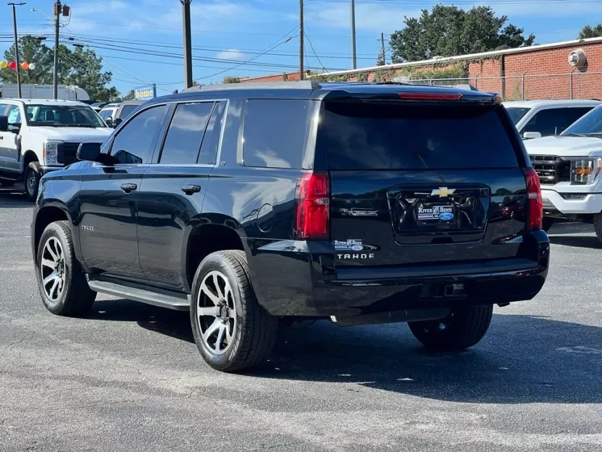 2019 Chevrolet Tahoe LT photo 1