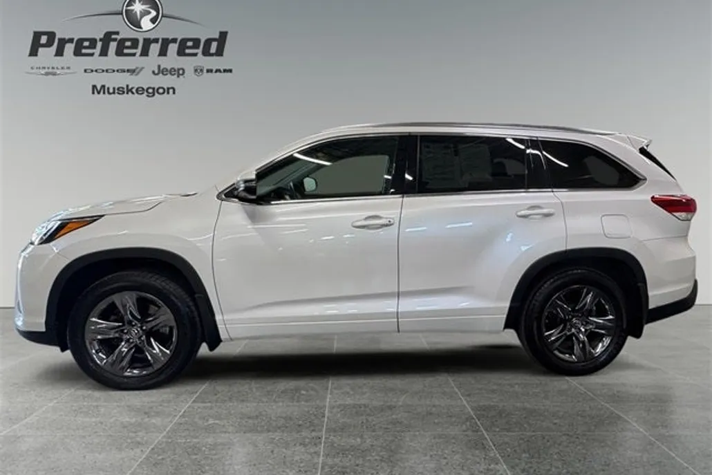 2018 Toyota Highlander Limited Platinum photo 1