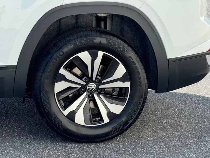 2025 Volkswagen Atlas Cross Sport SE photo 1