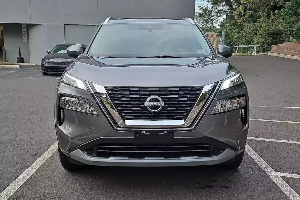 2023 Nissan Rogue AWD SV photo 1