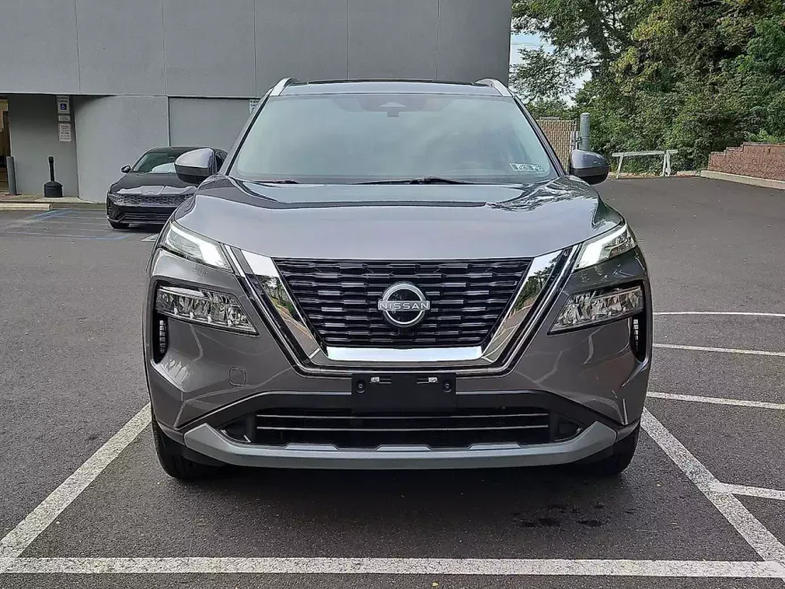 2023 Nissan Rogue AWD SV photo 1
