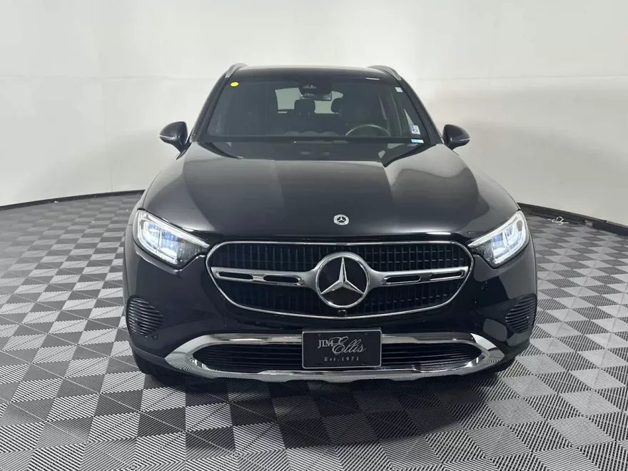 2024 Mercedes Benz GLC 300 photo 1