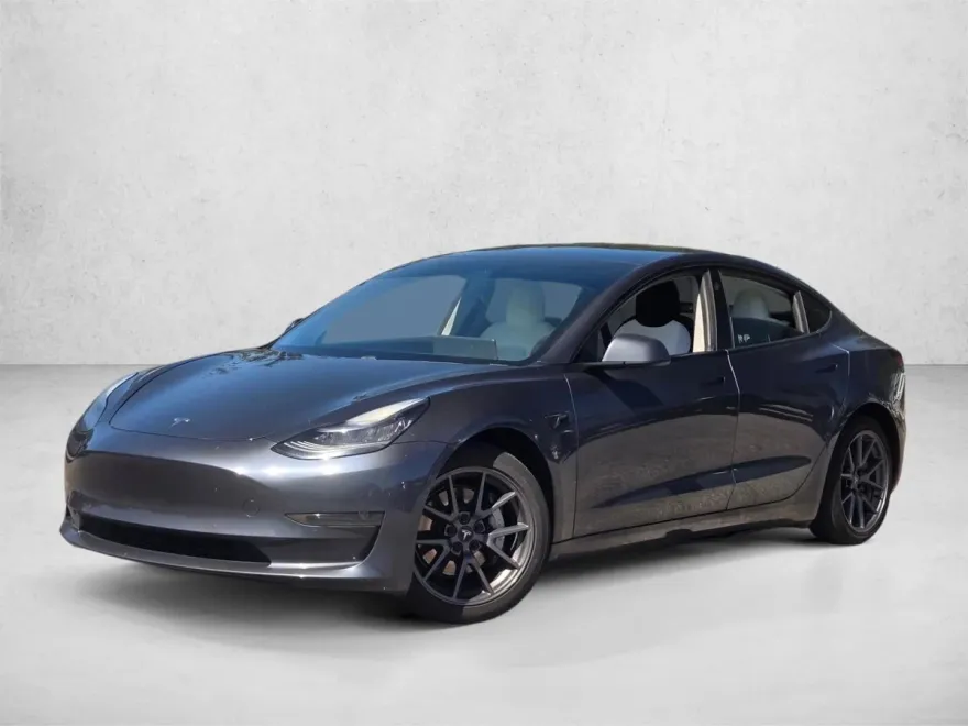 2021 Tesla Model 3 Standard Range Plus photo 1