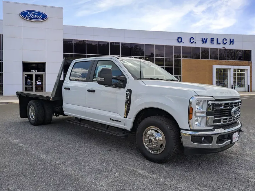 2024 Ford F-350 XL photo 1