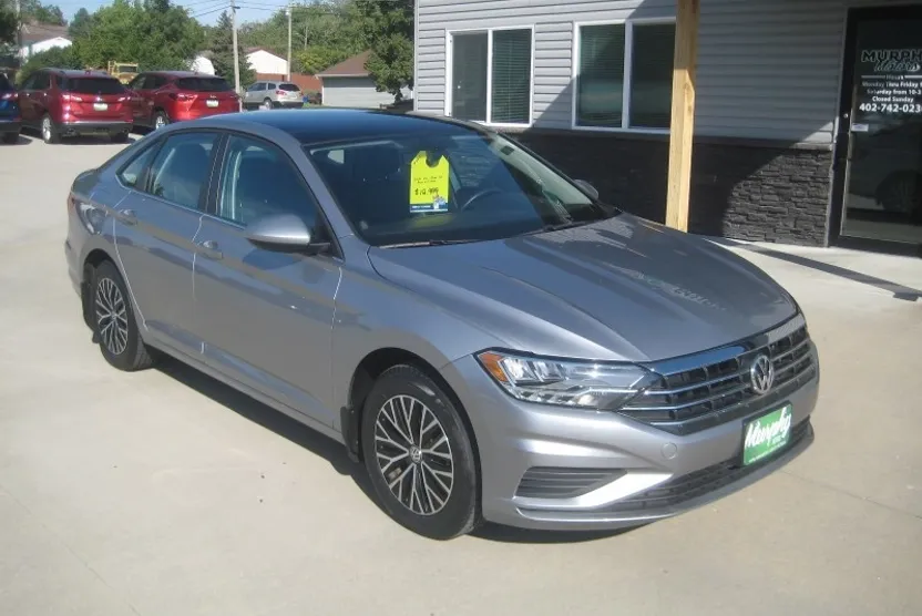 2020 Volkswagen Jetta SE R-Line photo 1