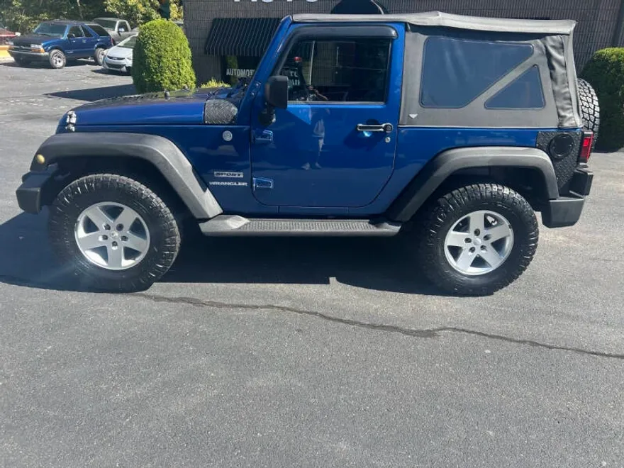 2010 Jeep Wrangler Sport photo 1