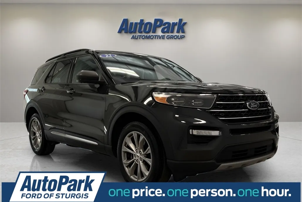 2022 Ford Explorer XLT photo 1