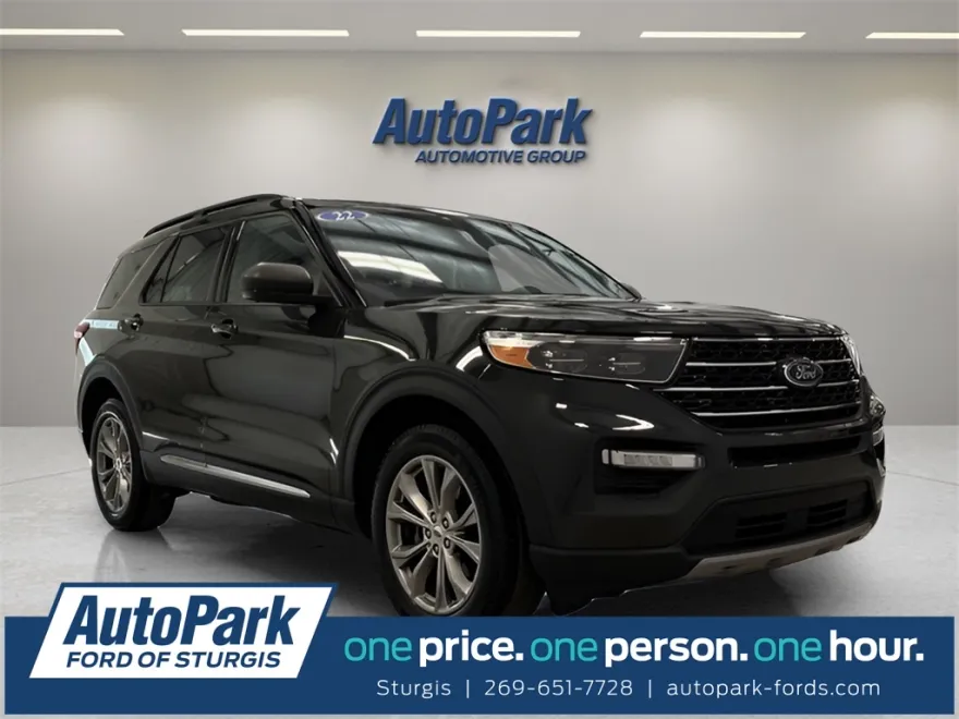 2022 Ford Explorer XLT photo 1