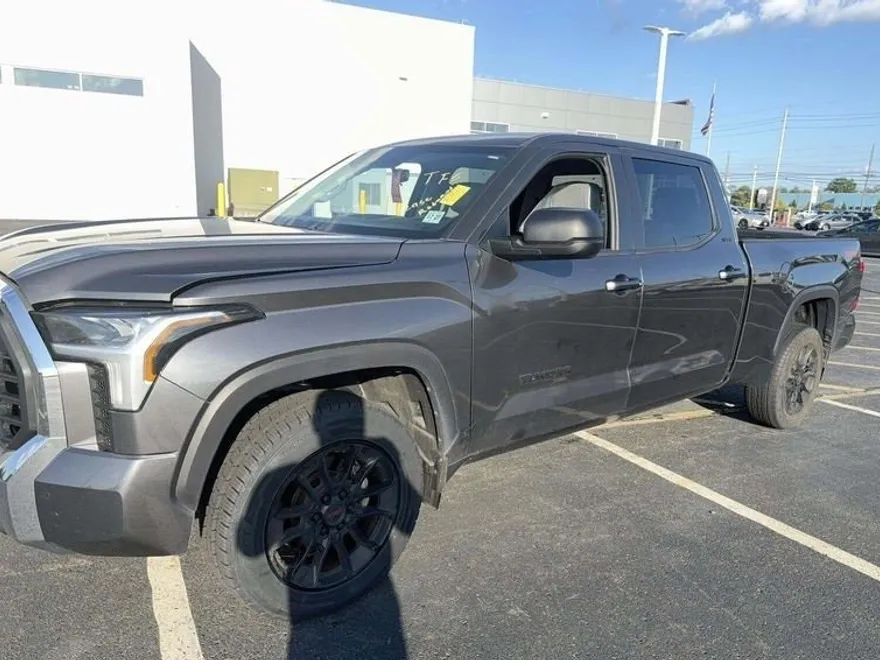 2023 Toyota Tundra SR5 CrewMax photo 1