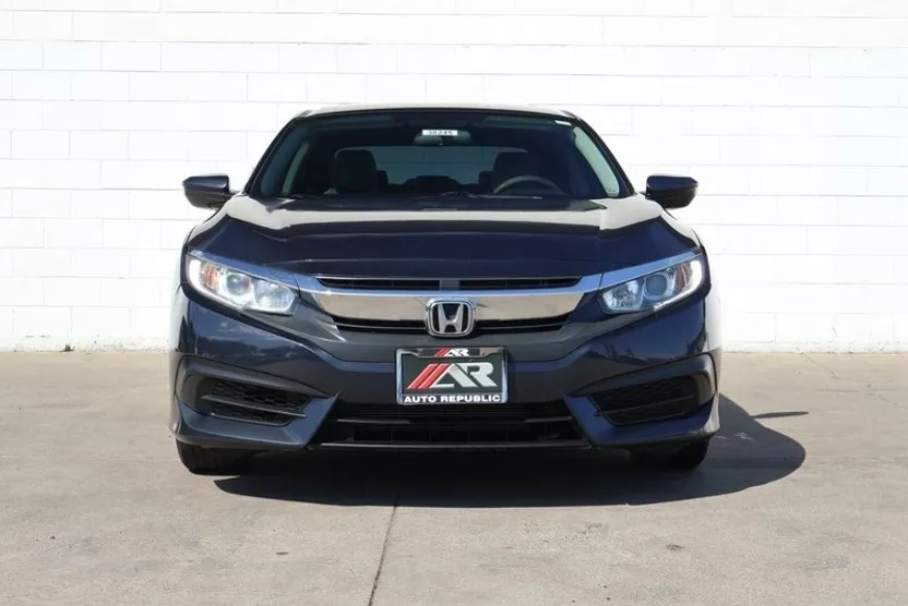 2017 Honda Civic LX photo 1