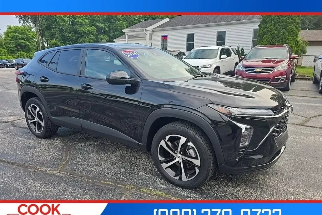 2024 Chevrolet Trax photo 1